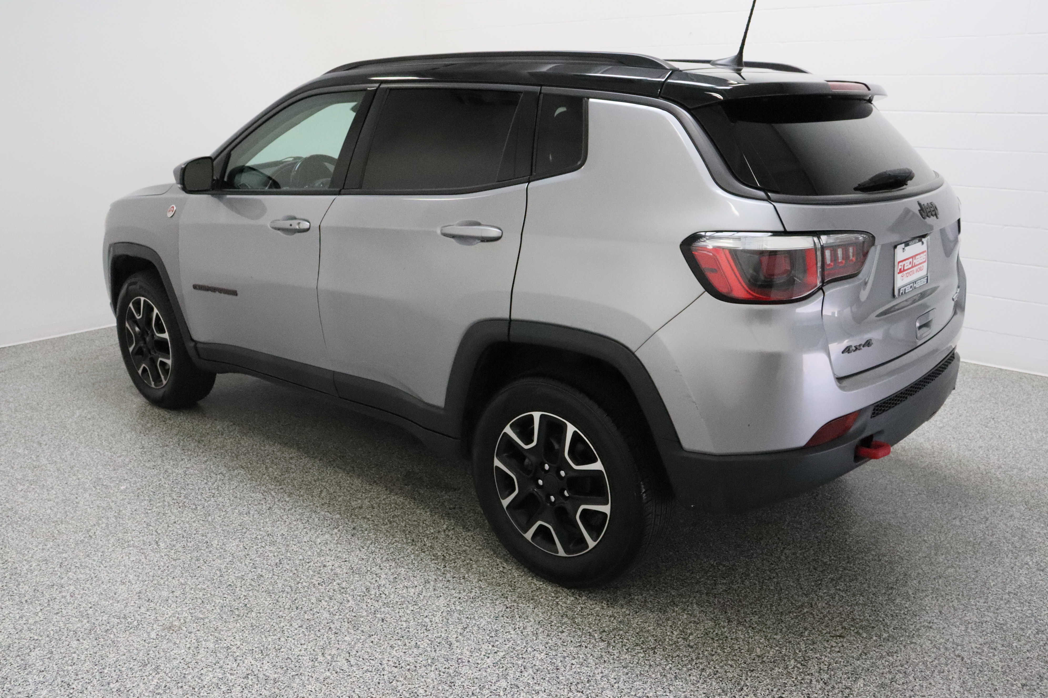Used 2020 Jeep Compass Trailhawk AWD/4WD image 9