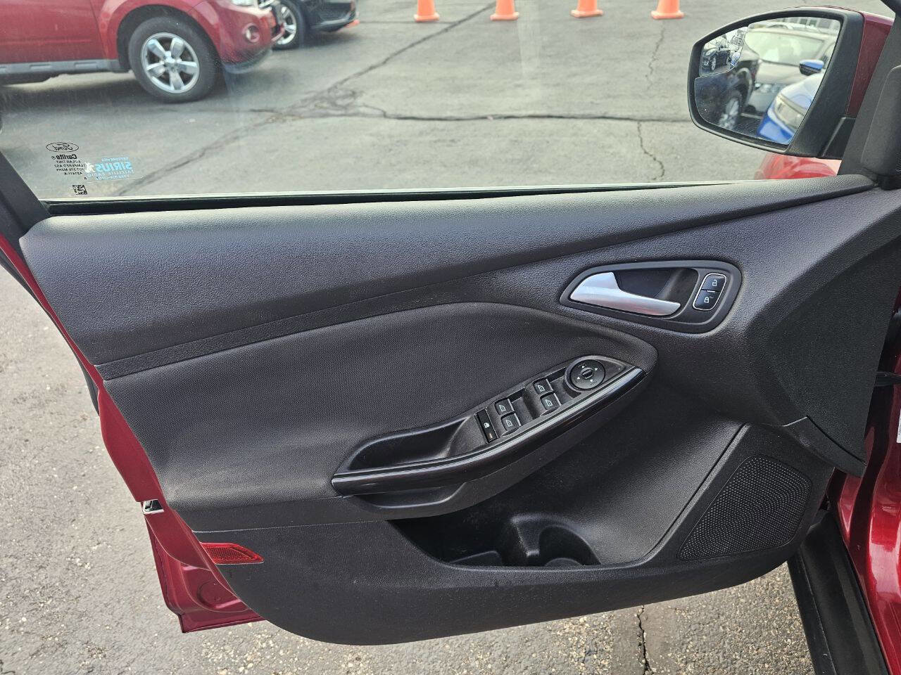 Used 2017 Ford Focus Titanium image 11