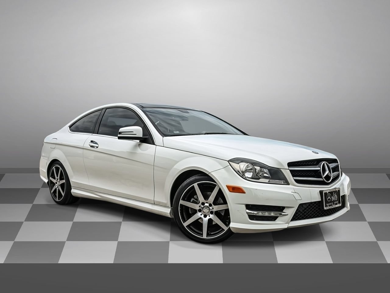 Used 2015 Mercedes-Benz C 250 Coupe image 1