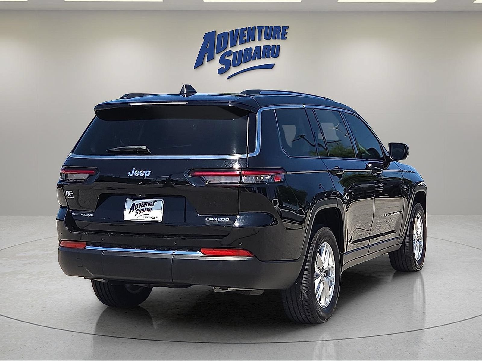 Used 2022 Jeep Grand Cherokee L Laredo w/ Luxury Tech Group I AWD/4WD image 6