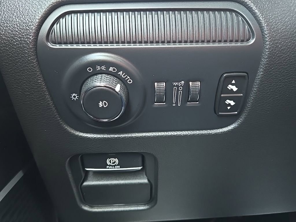 Used 2024 Jeep Wagoneer L Series II w/ Flexible Seating Group image 29