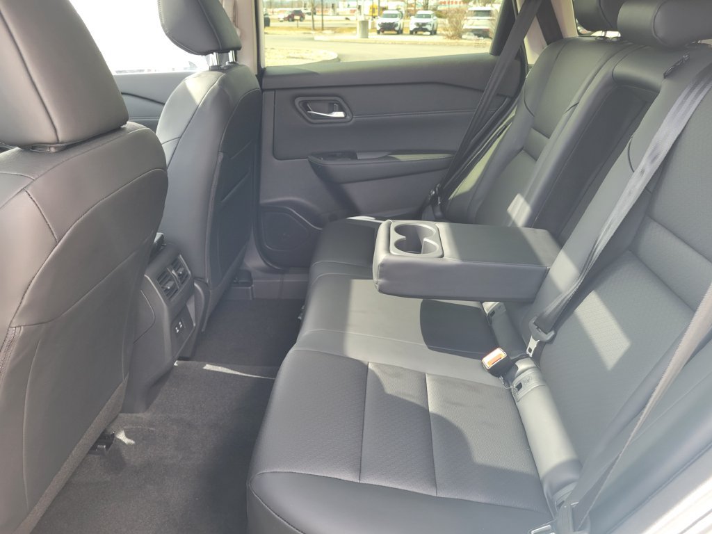 New 2026 Nissan Rogue Dark Armor AWD/4WD image 31
