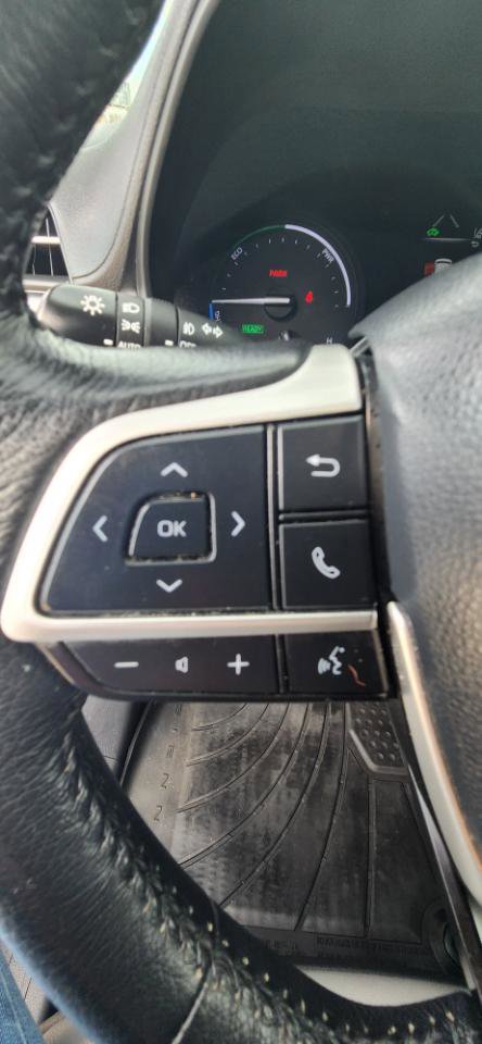 Used 2022 Toyota Sienna XLE image 23