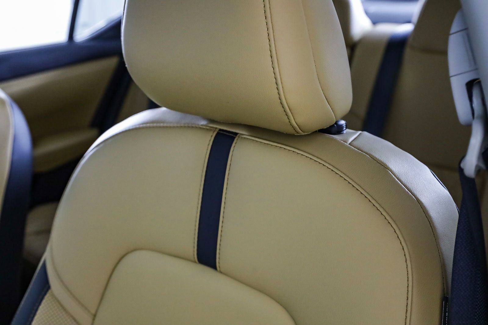 Used 2025 Nissan Sentra SV w/ SV Premium Package image 24