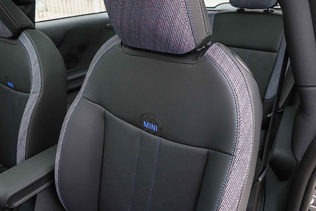 New 2026 MINI Cooper 2-Door Hardtop image 27