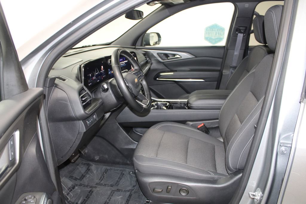 Used 2024 Chevrolet Traverse LT image 21