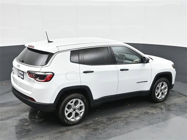 Used 2025 Jeep Compass Sport image 26