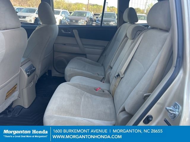 Used 2012 Toyota Highlander FWD w/ Tech Pkg image 28