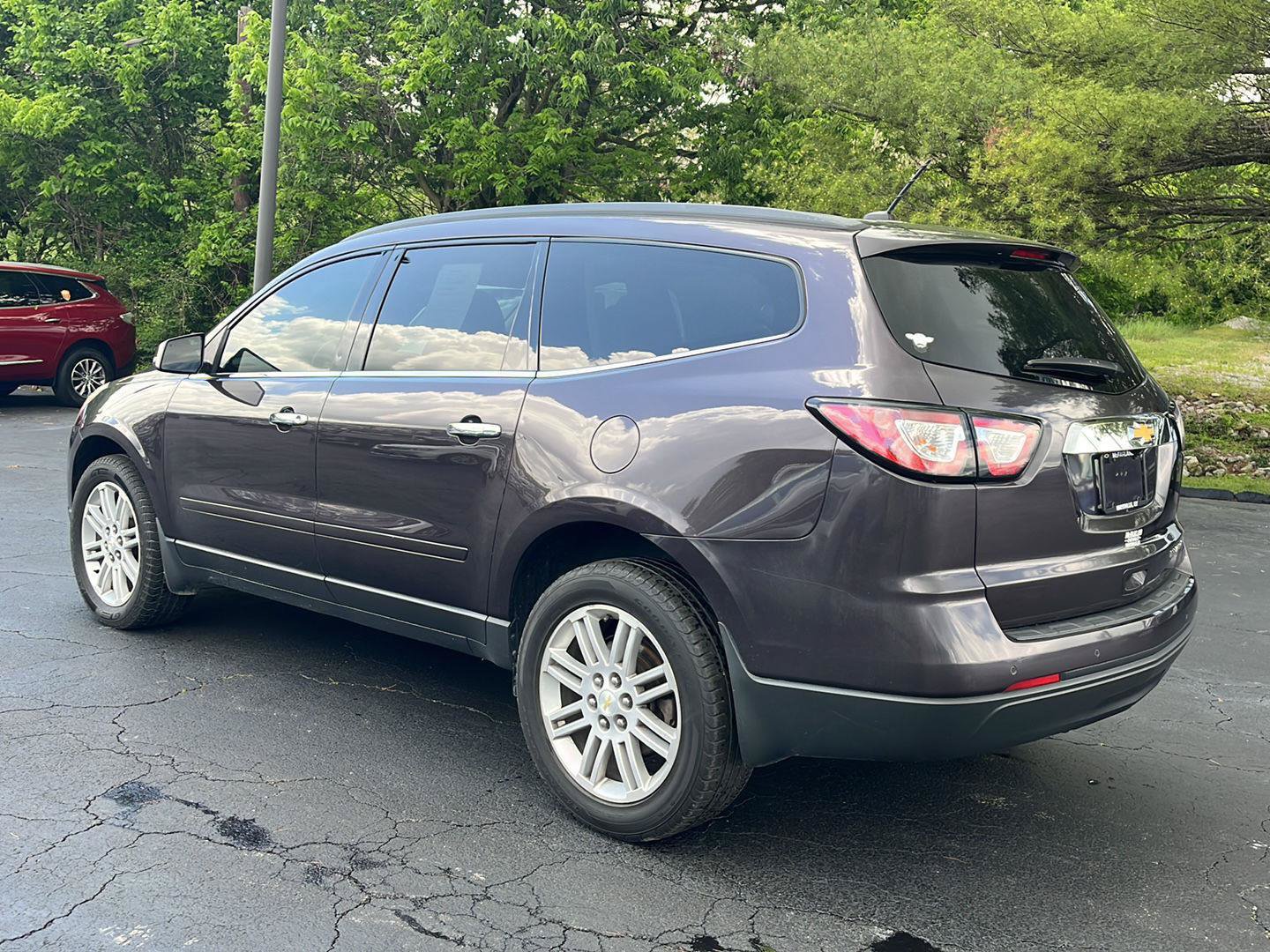 Used 2015 Chevrolet Traverse LT FWD image 3