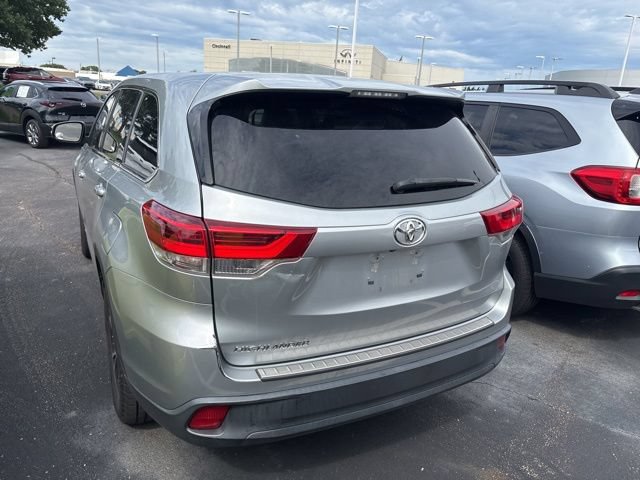 Used 2018 Toyota Highlander LE FWD image 5