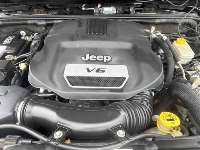Used 2015 Jeep Wrangler Unlimited Sport w/ Quick Order Package 24S AWD/4WD image 28