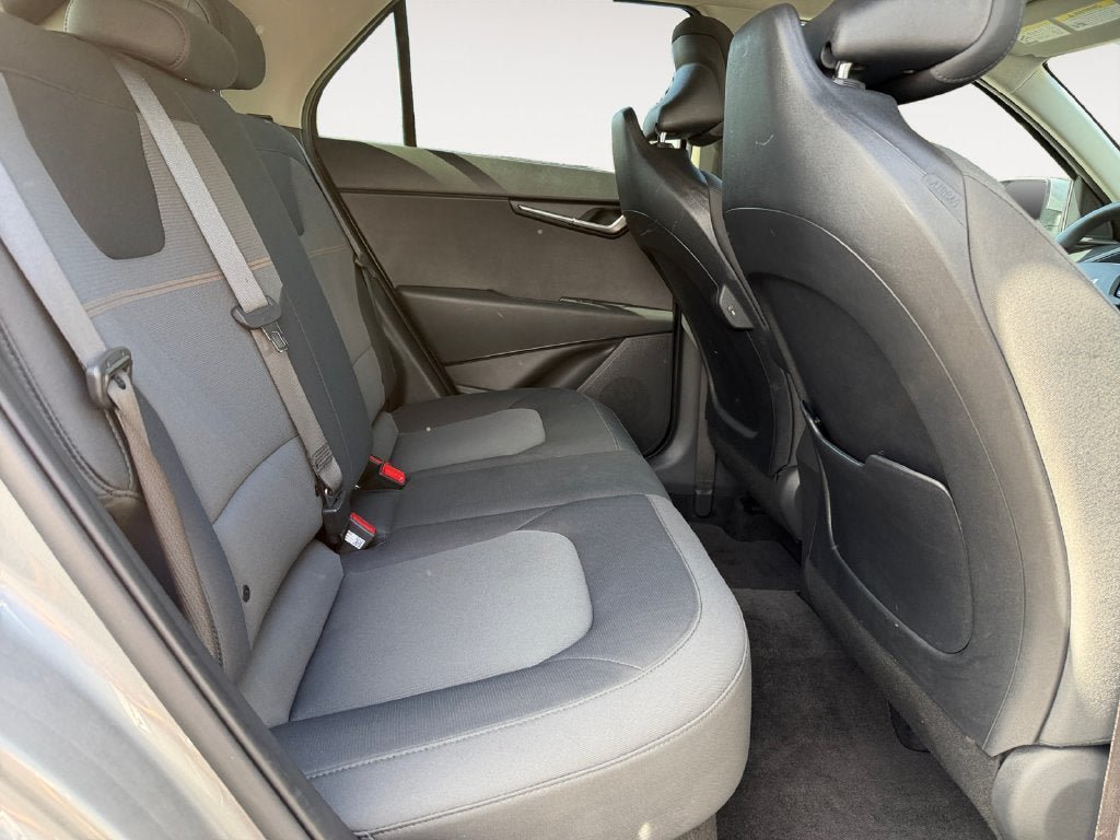 Used 2025 Kia Niro LX FWD image 23