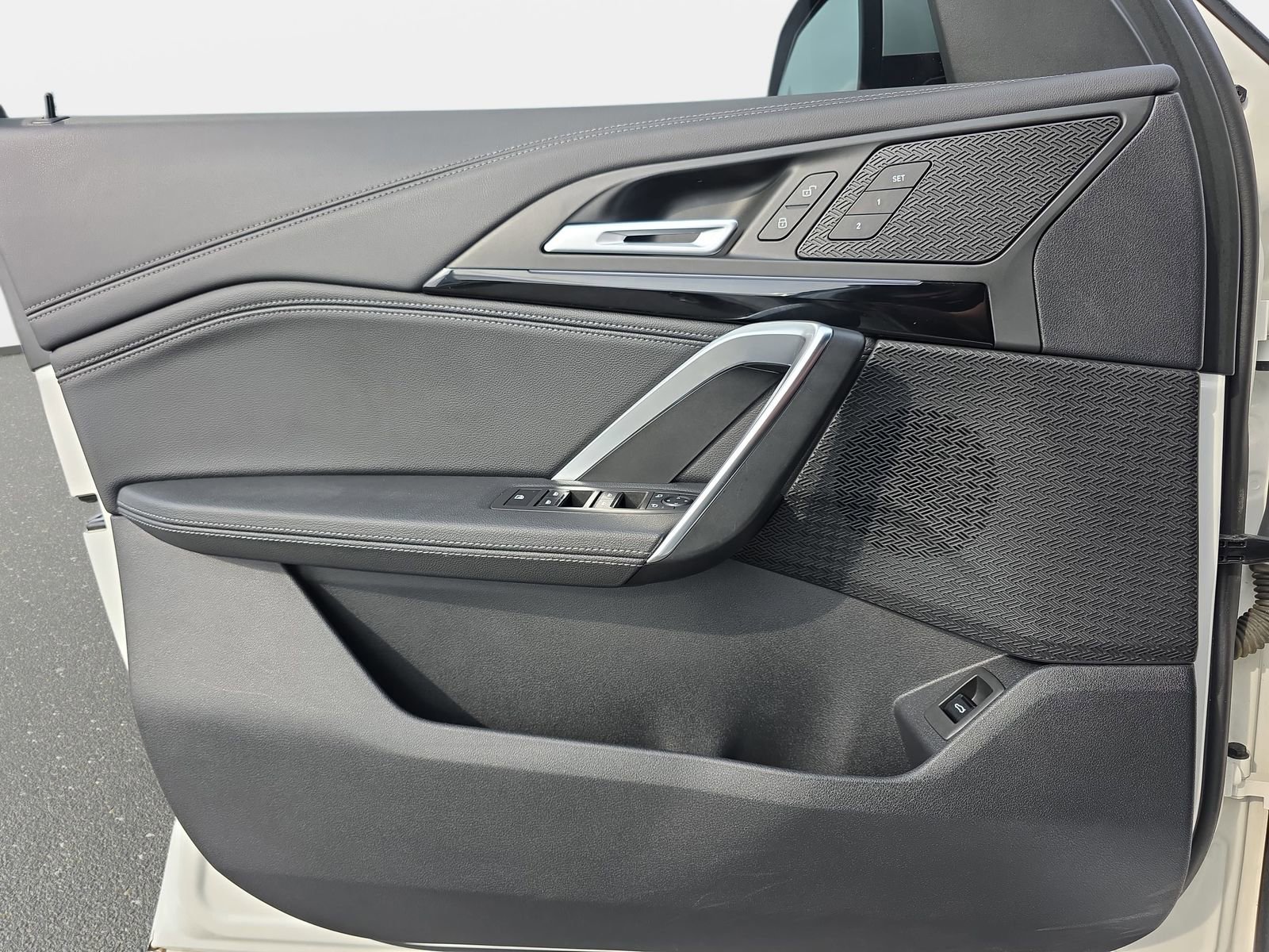 Used 2023 BMW X1 xDrive28i w/ Convenience Package image 27