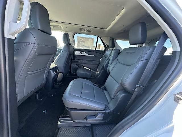 New 2026 Ford Explorer Active w/ Active Comfort Package AWD/4WD image 16