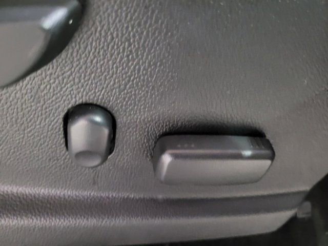 Used 2018 Chevrolet Colorado Z71 image 49