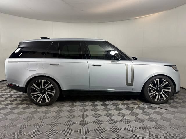 Used 2023 Land Rover Range Rover SE AWD/4WD image 9
