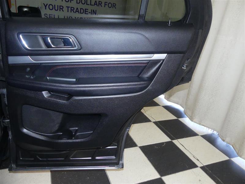 Used 2018 Ford Explorer Sport w/ Equipment Group 401A image 32