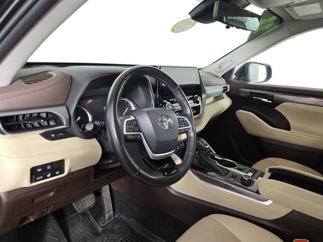 Used 2022 Toyota Highlander Platinum AWD/4WD image 14