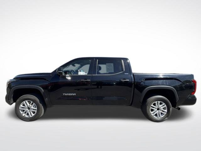 Used 2023 Toyota Tundra SR5 w/ SR5 Convenience Package AWD/4WD image 7