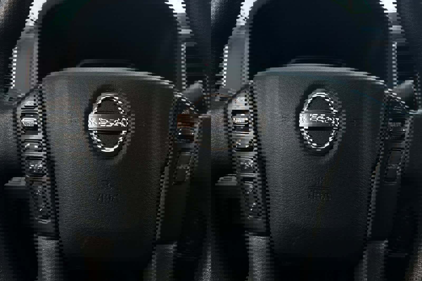 Used 2024 Nissan Frontier SV image 25