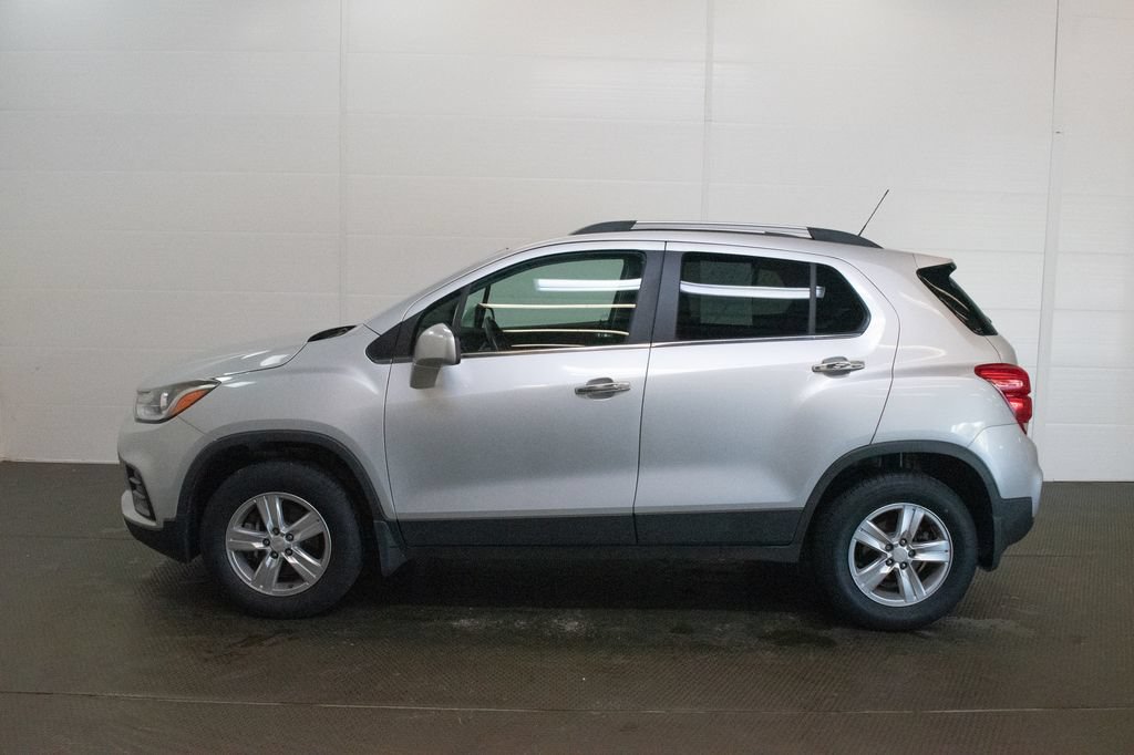 Used 2017 Chevrolet Trax LT w/ LT Convenience Package AWD/4WD image 7