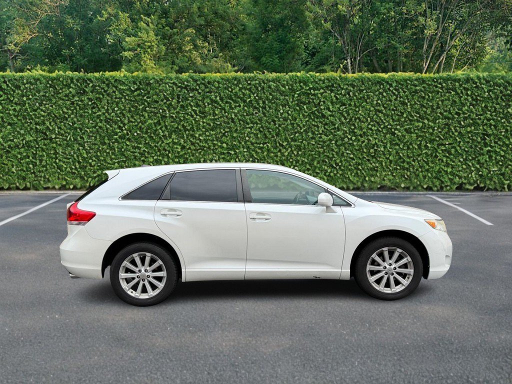 Used 2012 Toyota Venza LE FWD image 2
