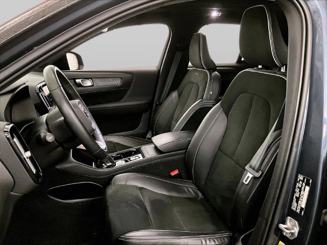 Used 2022 Volvo XC40 T5 R-Design w/ Advanced Package AWD/4WD image 25