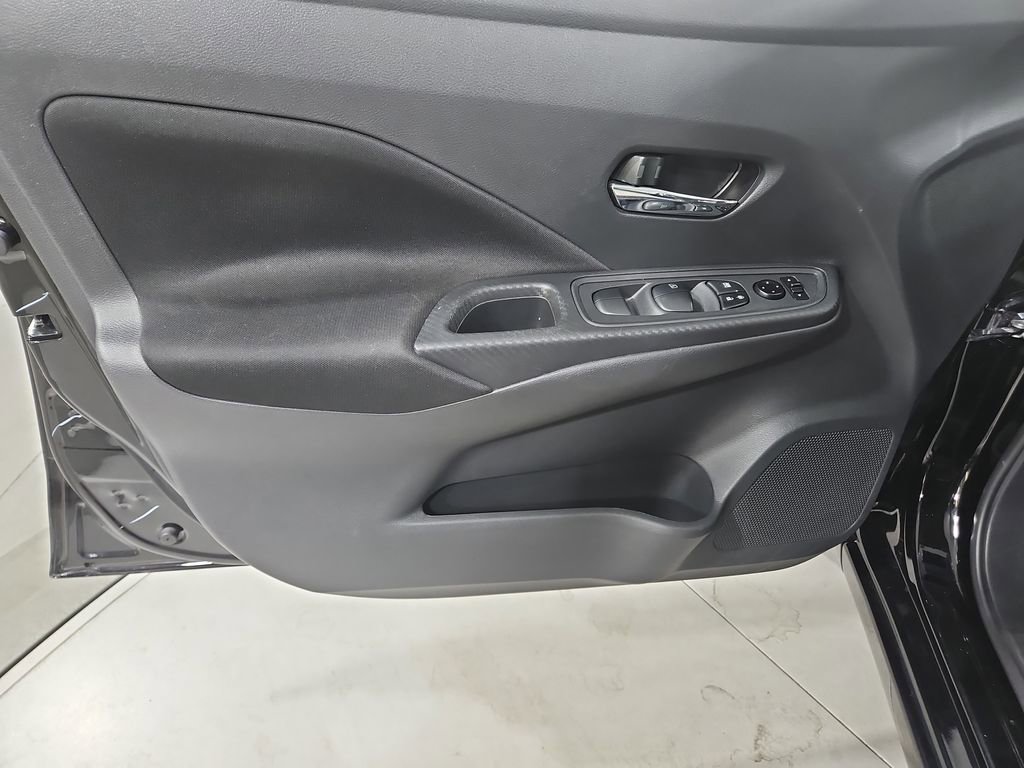 Used 2022 Nissan Versa SV w/ Trunk Package image 11