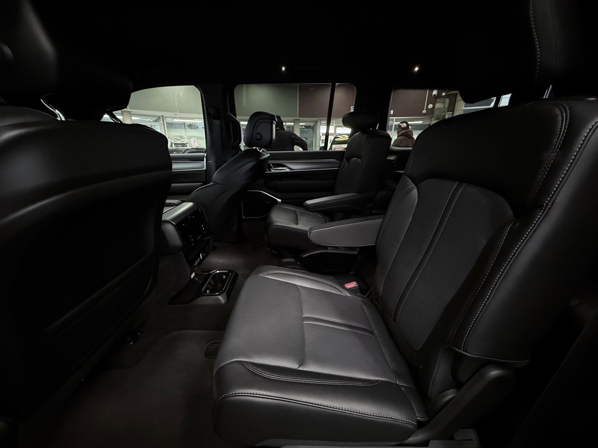 Used 2025 Jeep Wagoneer Series II image 26