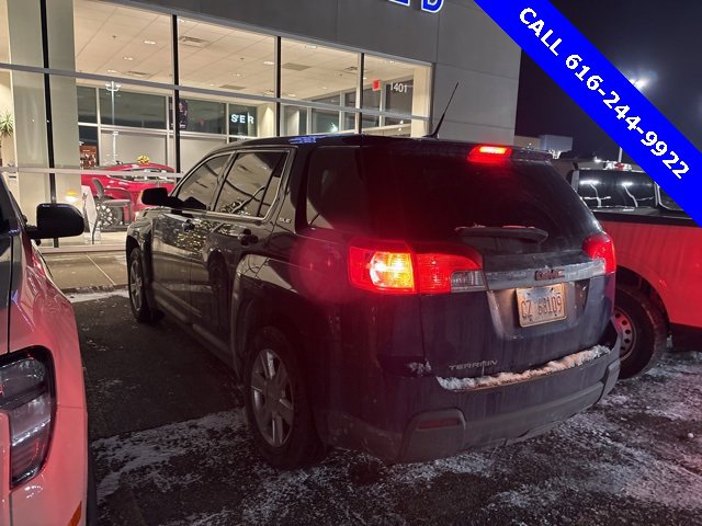 Used 2010 GMC Terrain SLE image 3