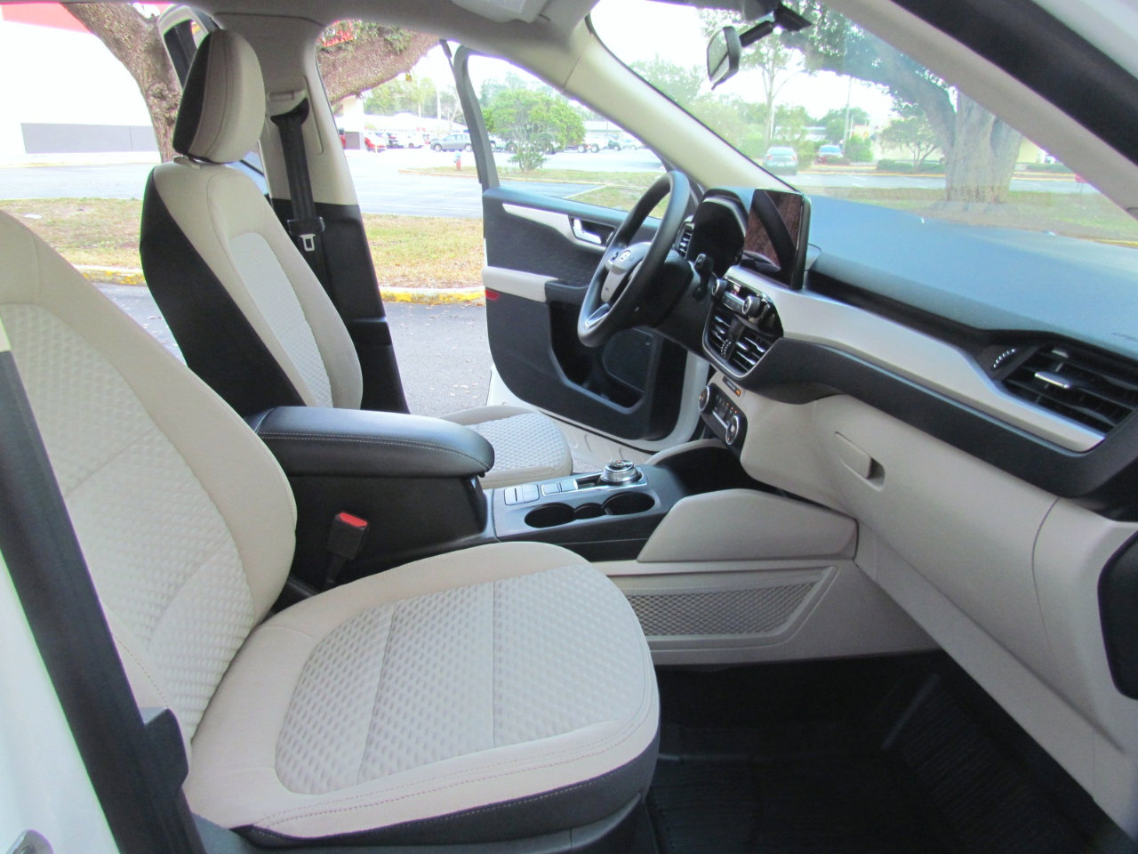 Used 2020 Ford Escape SE FWD image 21