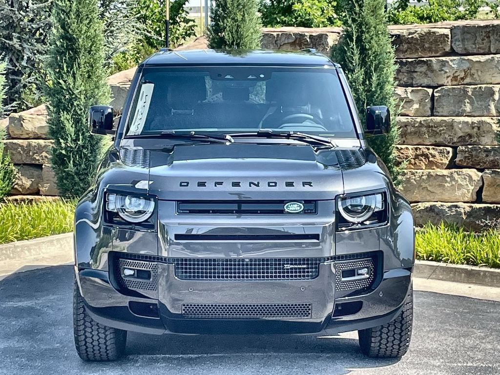 Used 2023 Land Rover Defender 90 X-Dynamic SE AWD/4WD image 8