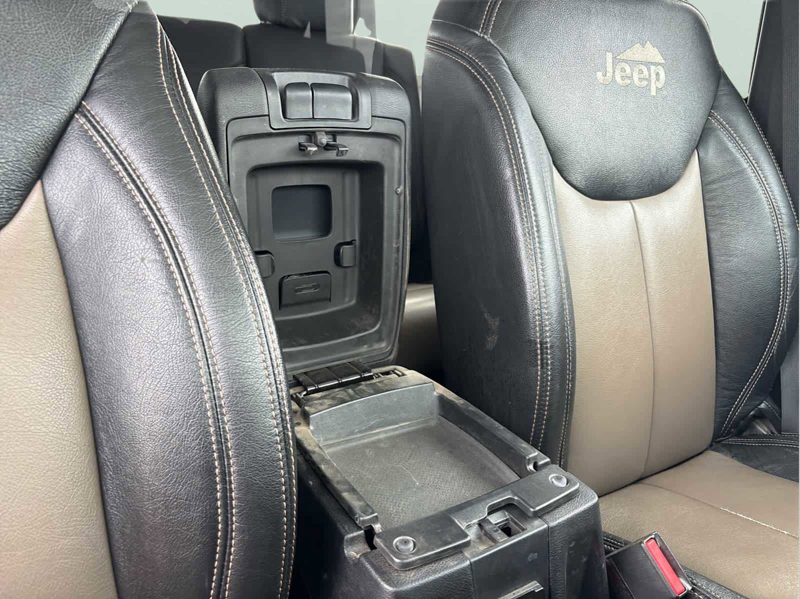 Used 2014 Jeep Wrangler Unlimited Rubicon w/ Connectivity Group image 46