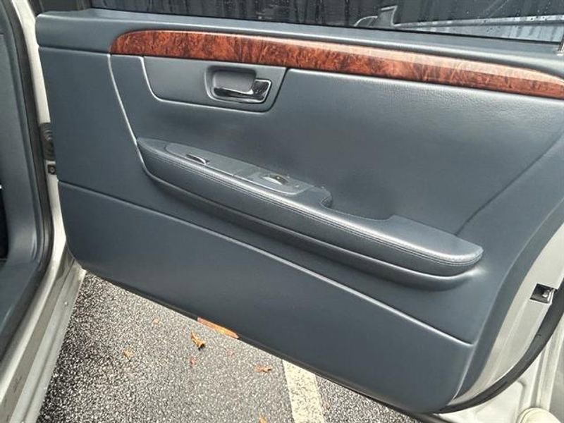 Used 2008 Cadillac DTS 1SH image 19