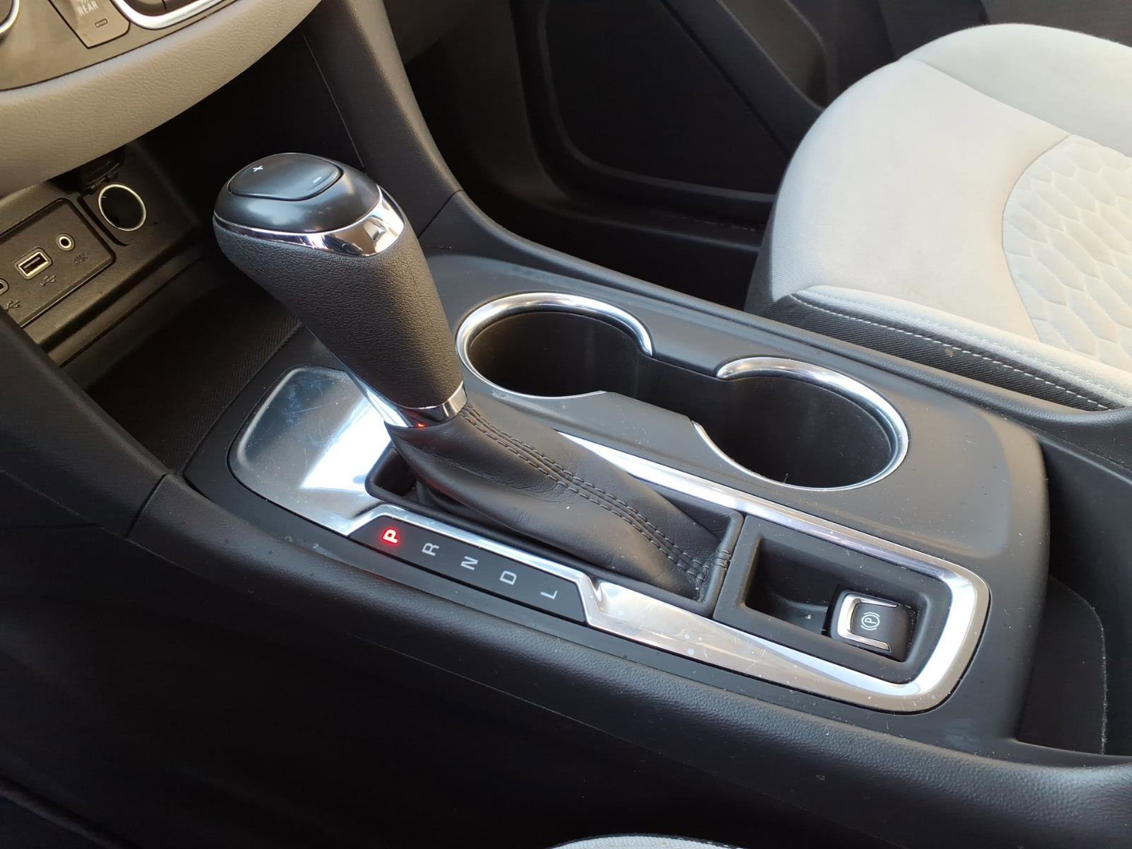 Used 2021 Chevrolet Equinox LS image 15