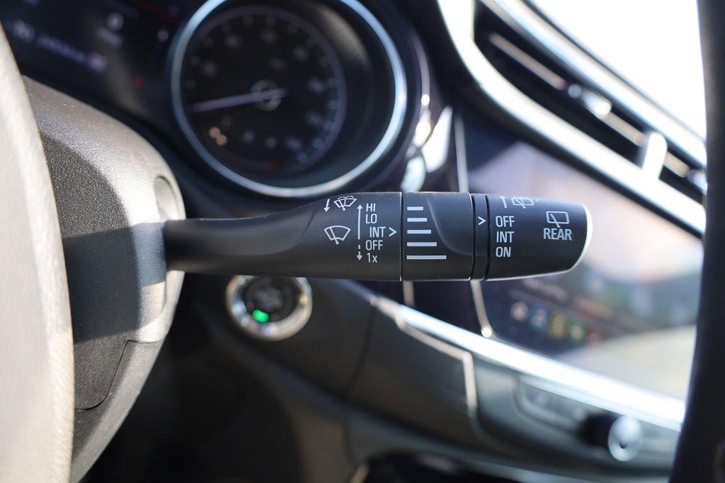 Used 2022 Buick Encore GX Select image 19