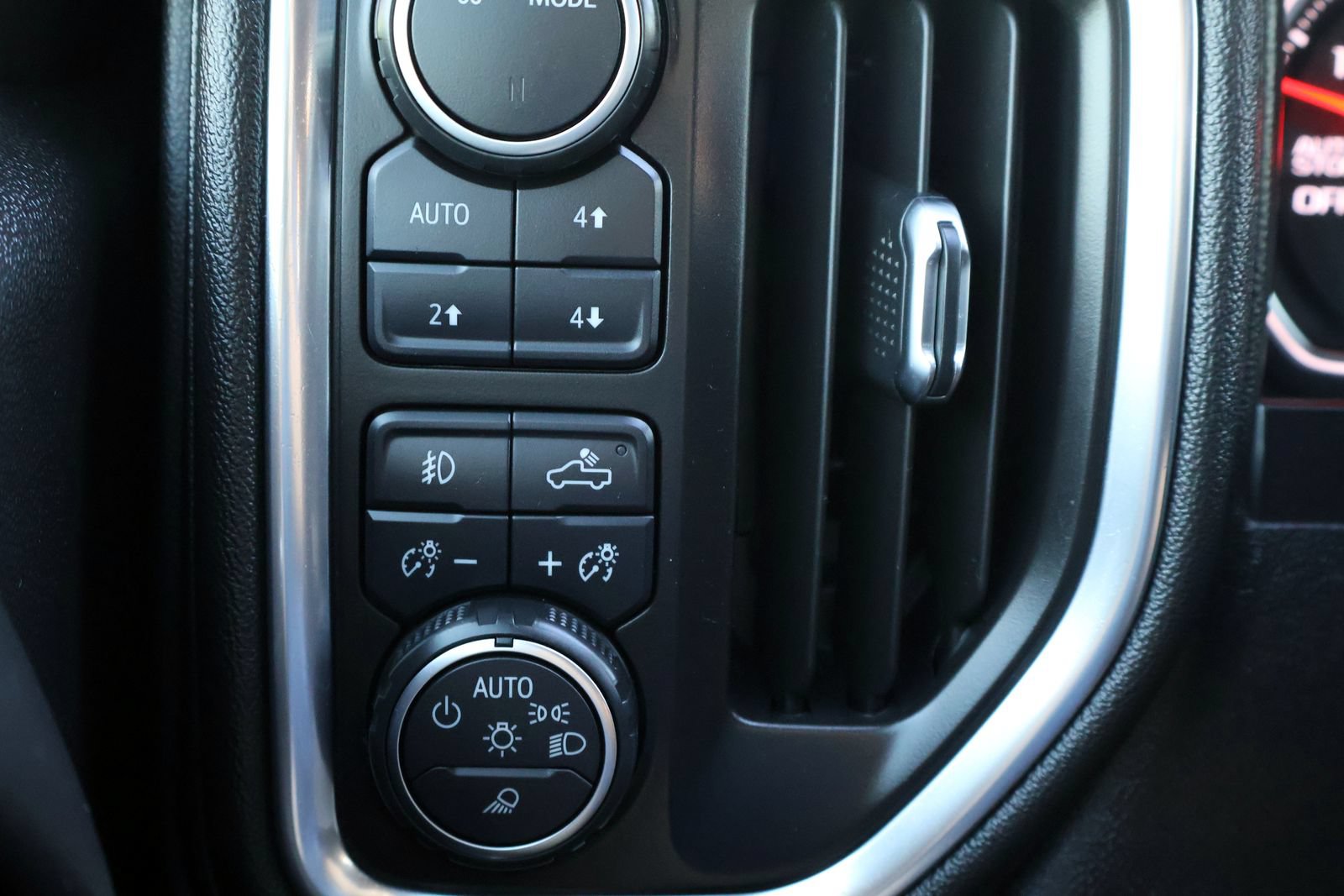 Used 2020 Chevrolet Silverado 1500 High Country AWD/4WD image 27