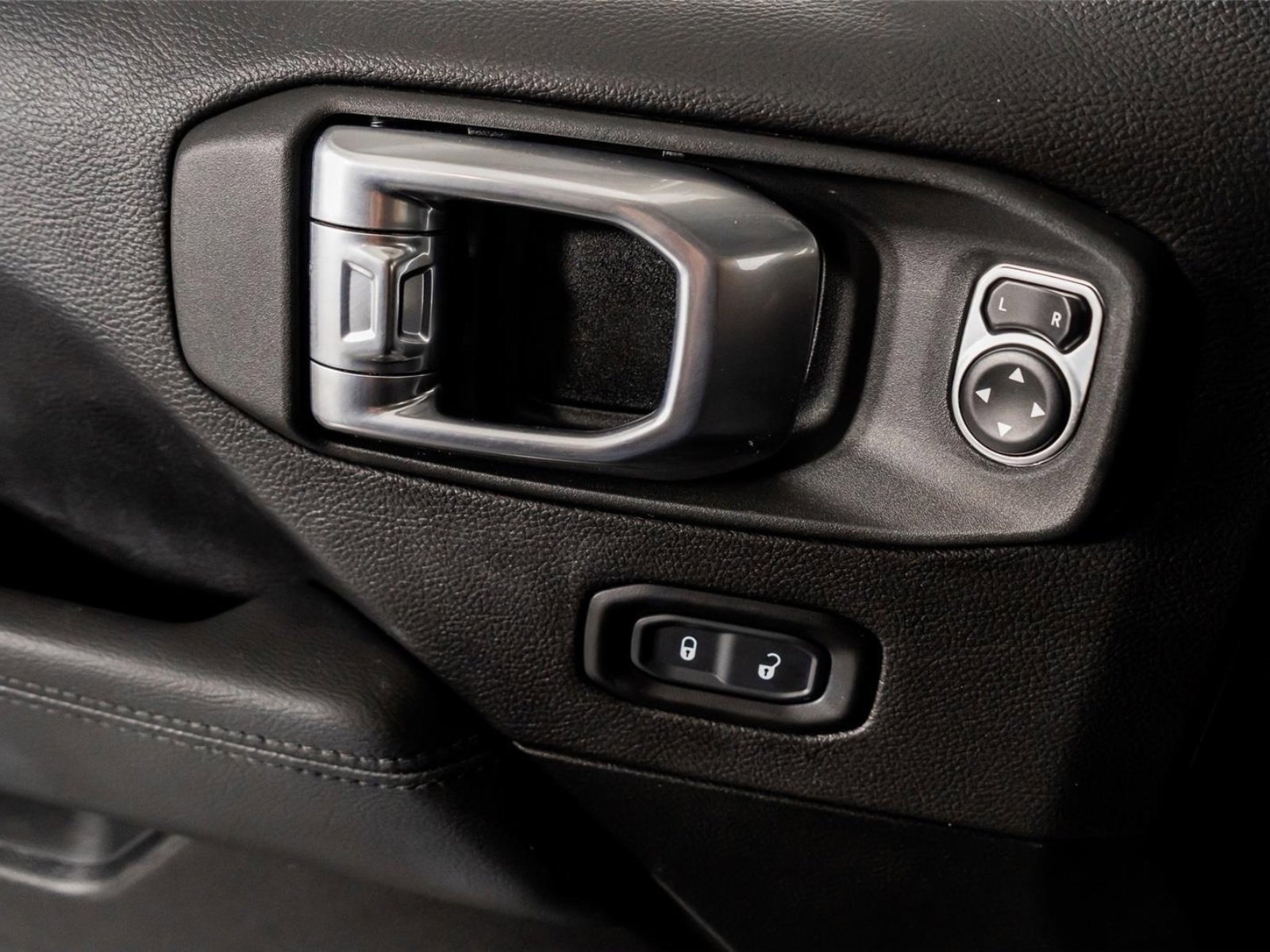 Used 2021 Jeep Wrangler Unlimited Sahara AWD/4WD image 49
