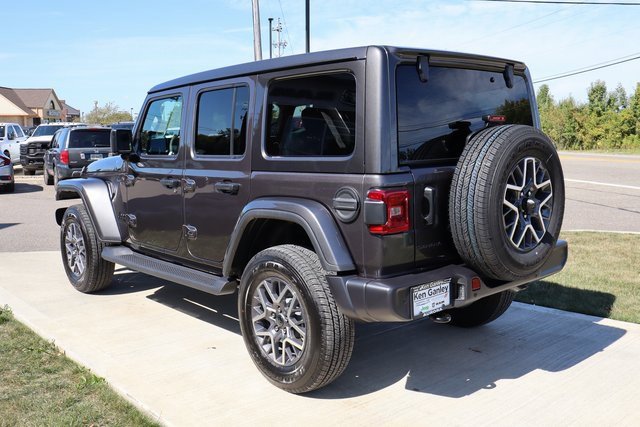 New 2025 Jeep Wrangler Sahara image 32