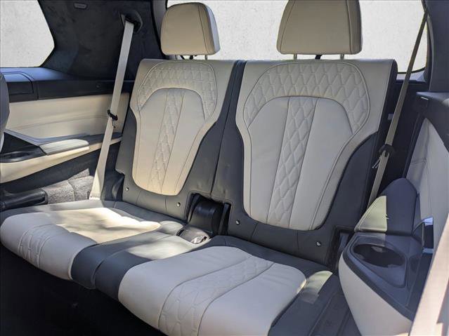 Used 2025 BMW X7 xDrive40i w/ M Sport Package image 19
