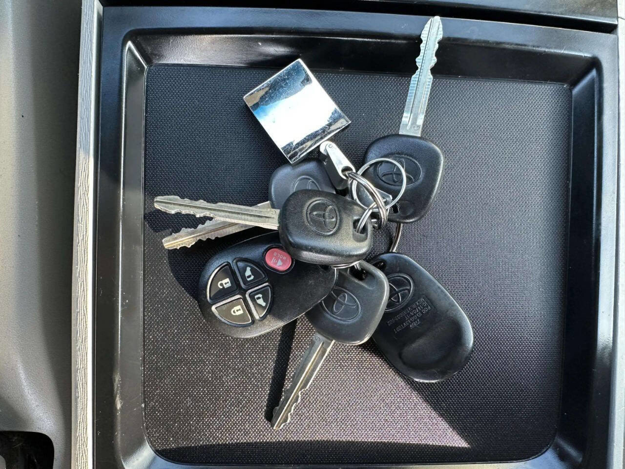 Used 2011 Toyota Sienna LE FWD image 32