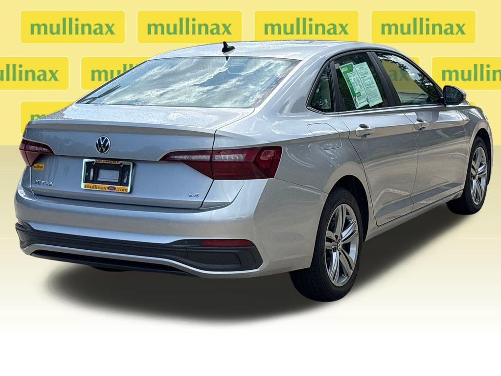 Used 2024 Volkswagen Jetta SE FWD image 4