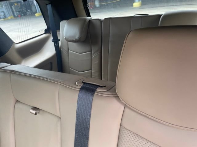 Used 2020 Cadillac Escalade Platinum RWD image 14