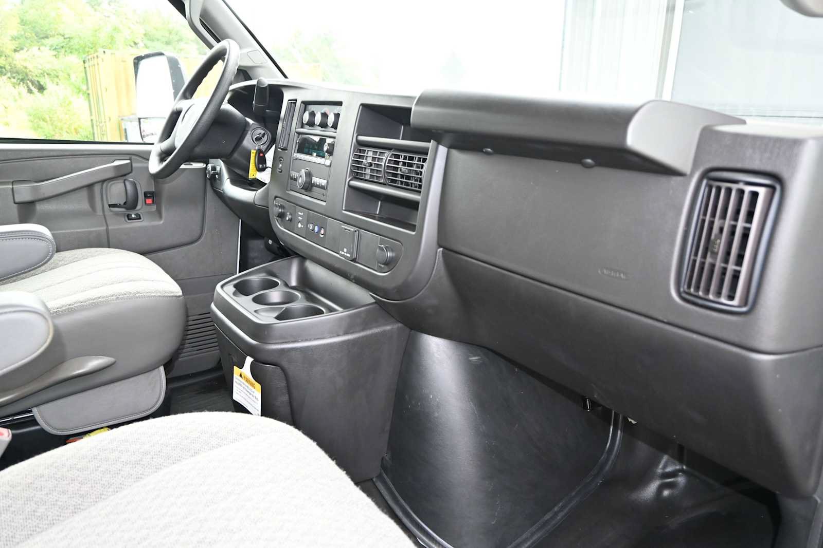 Used 2024 GMC Savana 4500 w/ Power Convenience Package RWD image 40