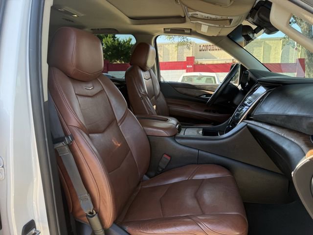 Used 2018 Cadillac Escalade Luxury AWD/4WD image 29