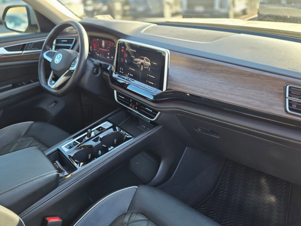 Used 2024 Volkswagen Atlas SEL Premium R-Line AWD/4WD image 9