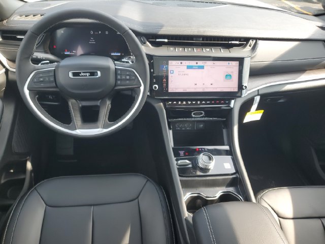 New 2026 Jeep Grand Cherokee Limited w/ Limited Altitude Package AWD/4WD image 13