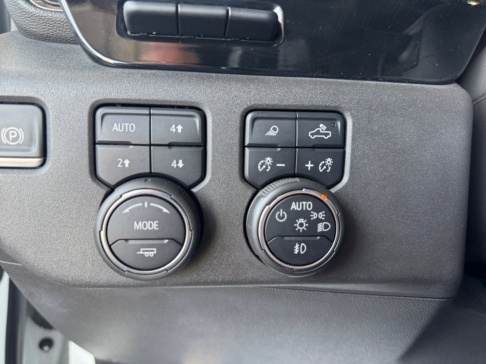 Used 2022 Chevrolet Silverado 1500 ZR2 w/ Technology Package AWD/4WD image 19