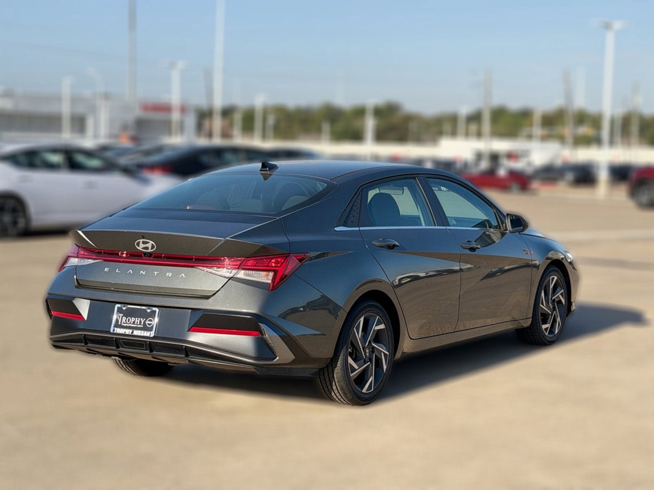 Used 2025 Hyundai Elantra SEL FWD image 6