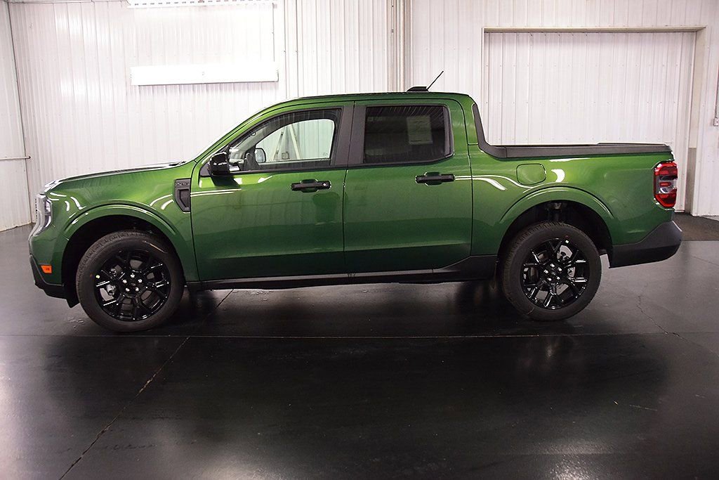 New 2025 Ford Maverick XLT w/ XLT Luxury Package AWD/4WD image 4